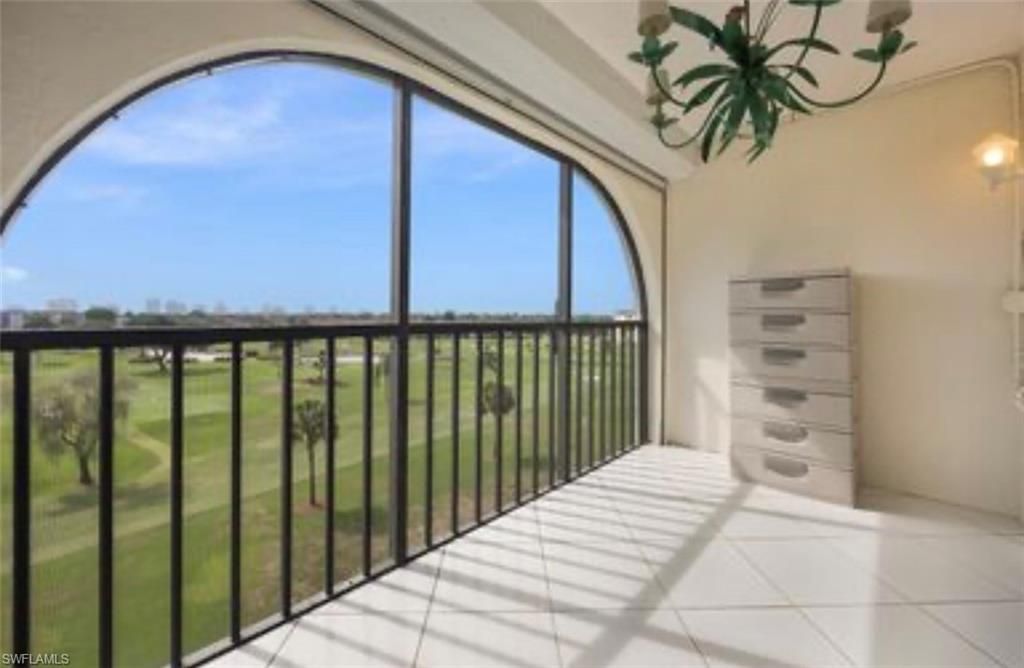 37 High Point Cir E, Unit 602, Naples, FL 34103 Photo
