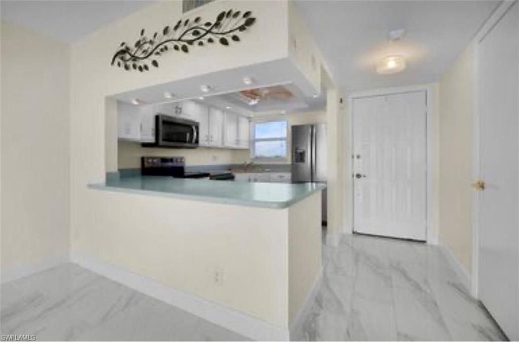 37 High Point Cir E, Unit 602, Naples, FL 34103 Photo