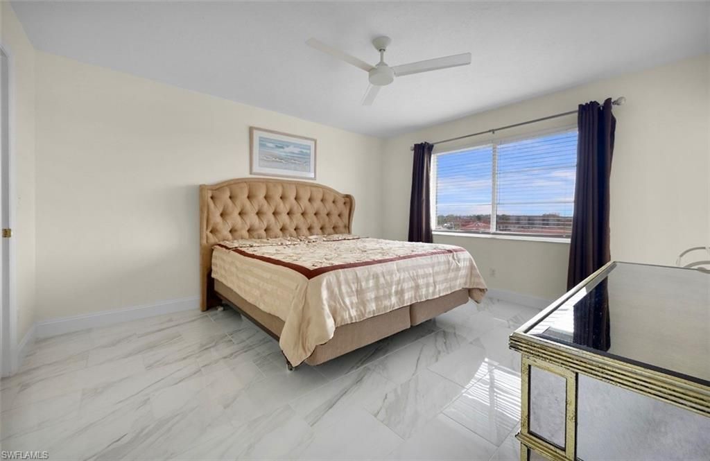 37 High Point Cir E, Unit 602, Naples, FL 34103 Photo