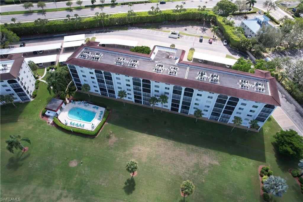37 High Point Cir E, Unit 602, Naples, FL 34103 Photo