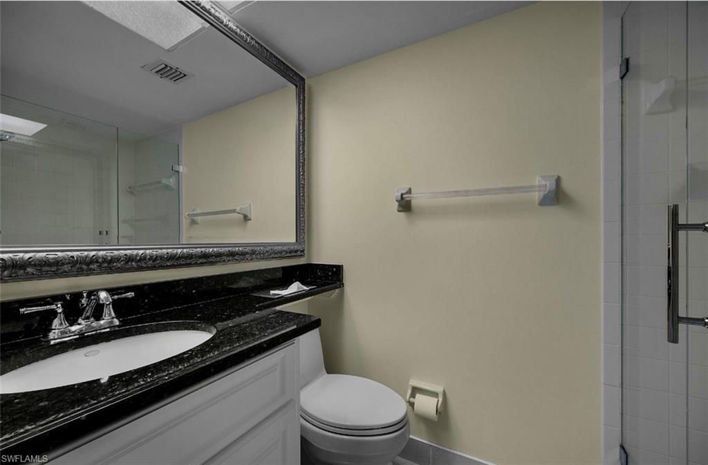 37 High Point Cir E, Unit 602, Naples, FL 34103 Photo