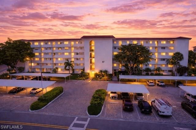 37 High Point Cir E, Unit 602, Naples, FL 34103 Photo