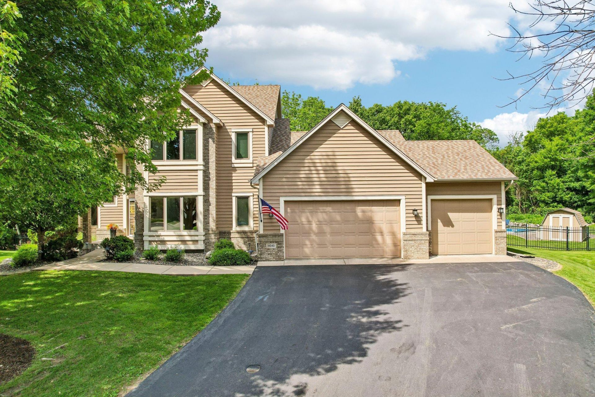 14040 96th Avenue N, Maple Grove, MN 55369