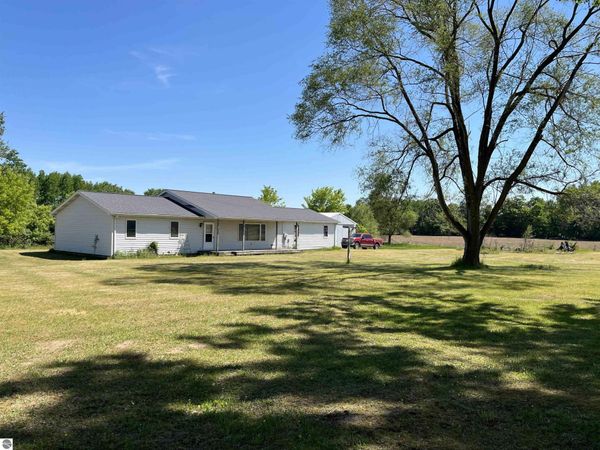 2600 Schmeid Road W, Six Lakes, MI 48886
