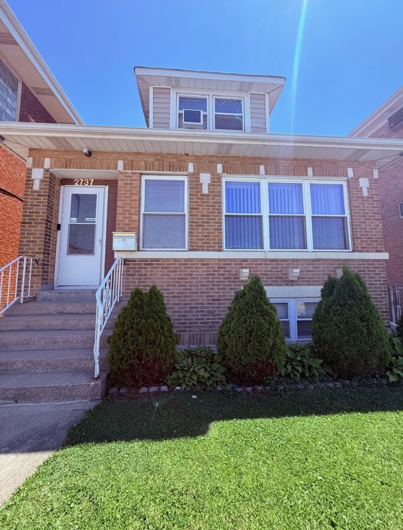 2737 N 73rd Avenue, Elmwood Park, IL 60707 Main Photo