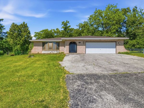 8800 W 104th Street, Palos Hills, IL 60465