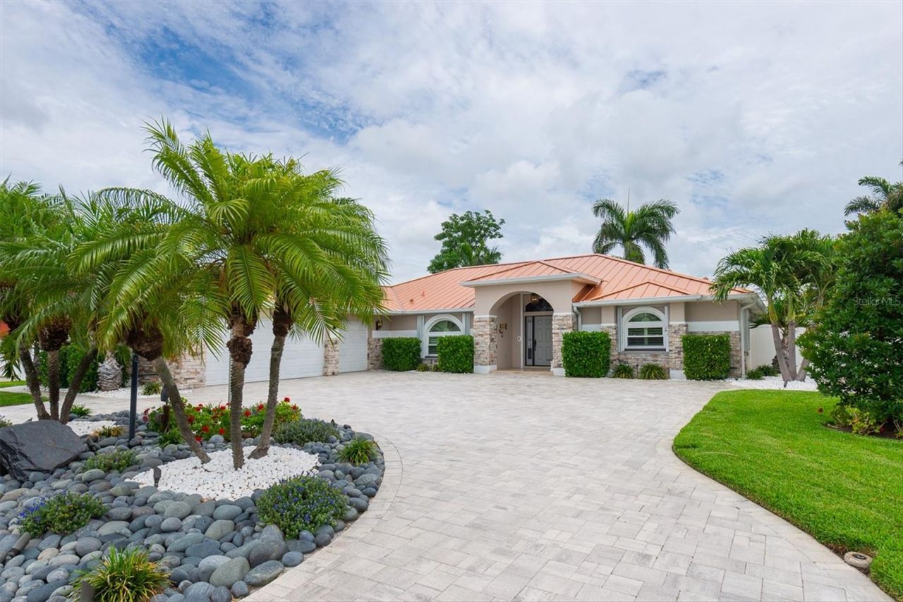 7759 Carver Court , Seminole, FL 33772 Main Photo