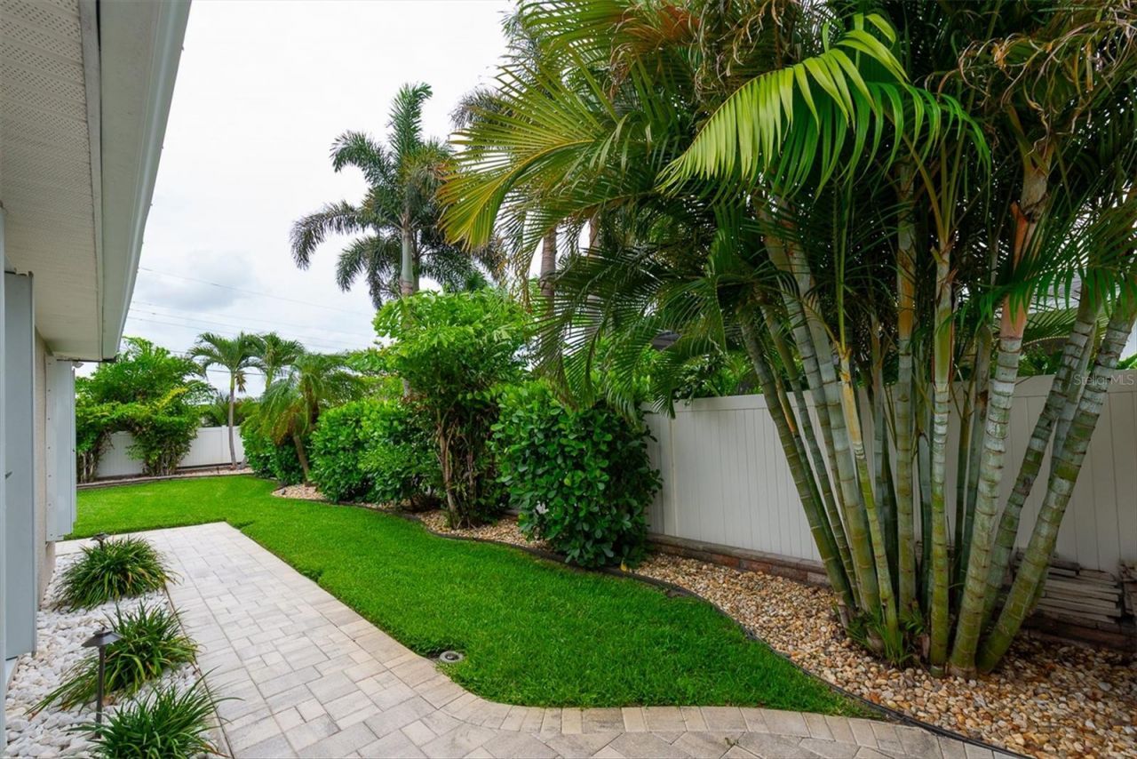 7759 Carver Court, Seminole, FL 33772 Photo