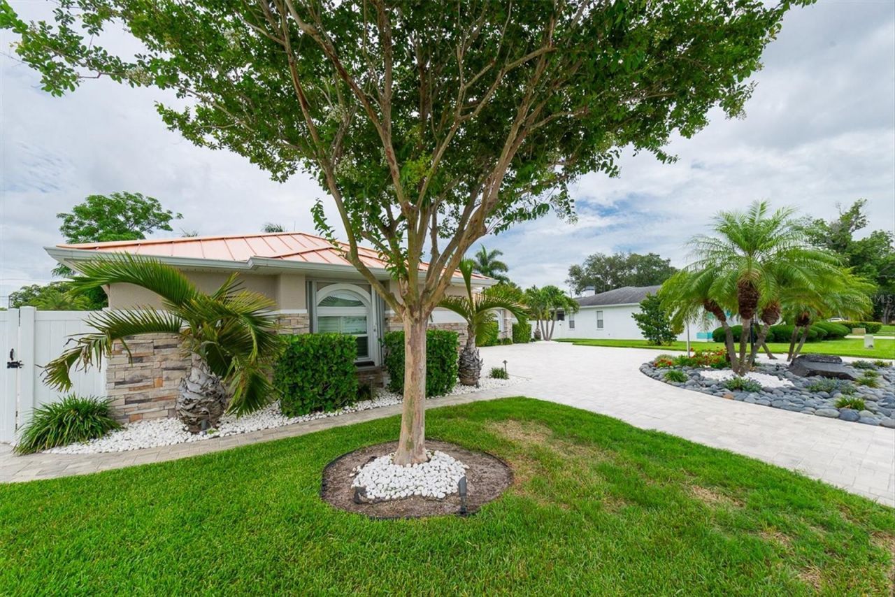 7759 Carver Court, Seminole, FL 33772 Photo