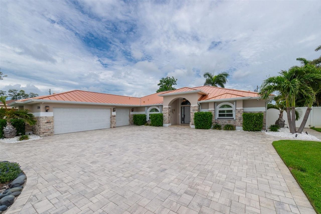 7759 Carver Court, Seminole, FL 33772 Photo