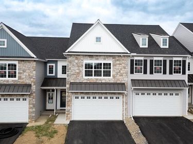 2450 SPRING WATER CIRCLE, LANCASTER, PA 17601