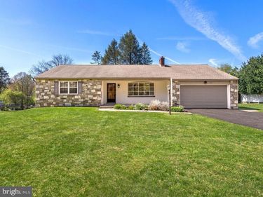 1104 ALMSHOUSE ROAD, IVYLAND, PA 18974