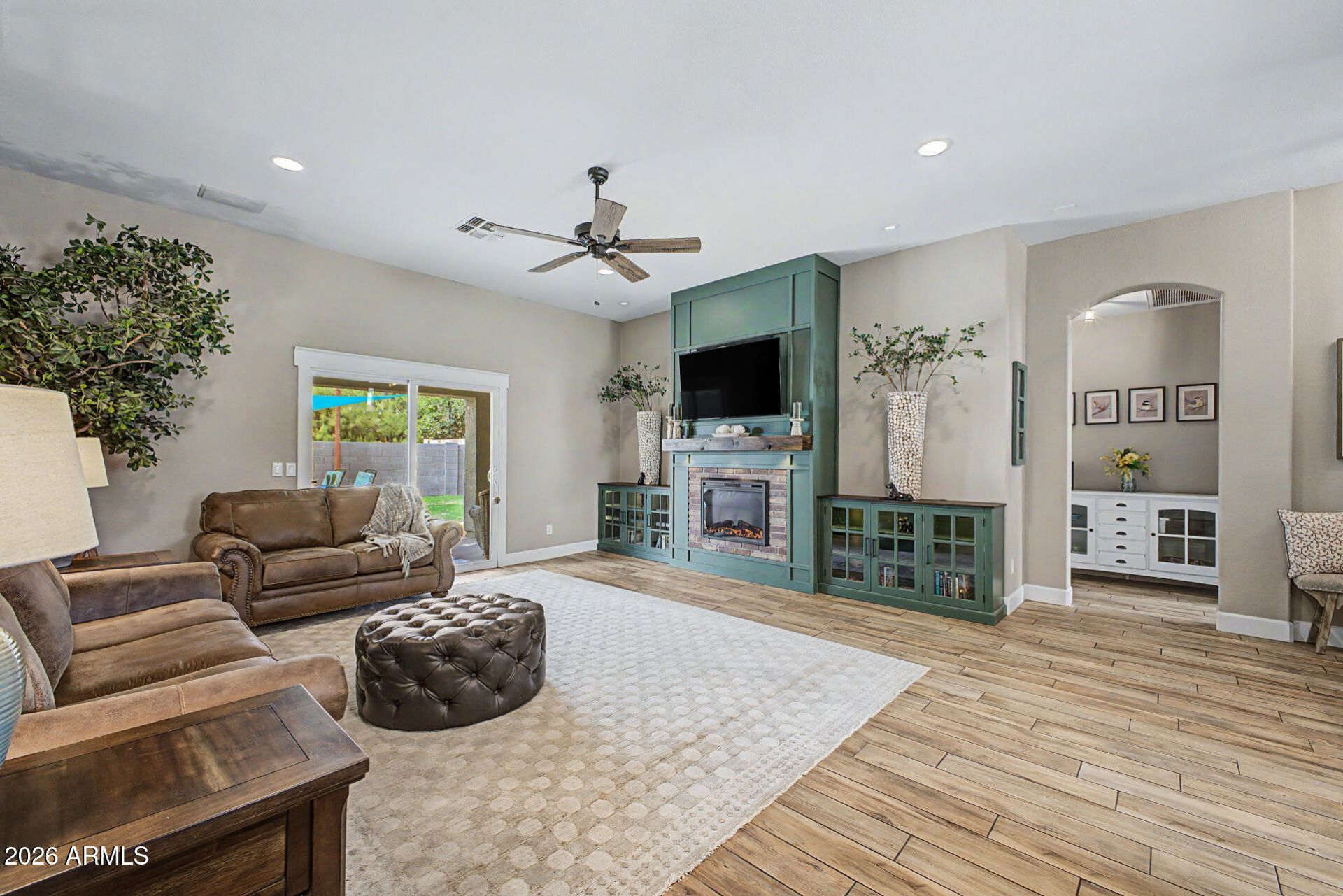 106 E Smoke Tree Road, Gilbert, AZ 85296 Main Photo