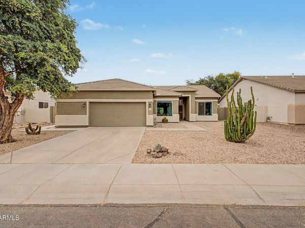 106 E Smoke Tree Road, Gilbert, AZ 85296