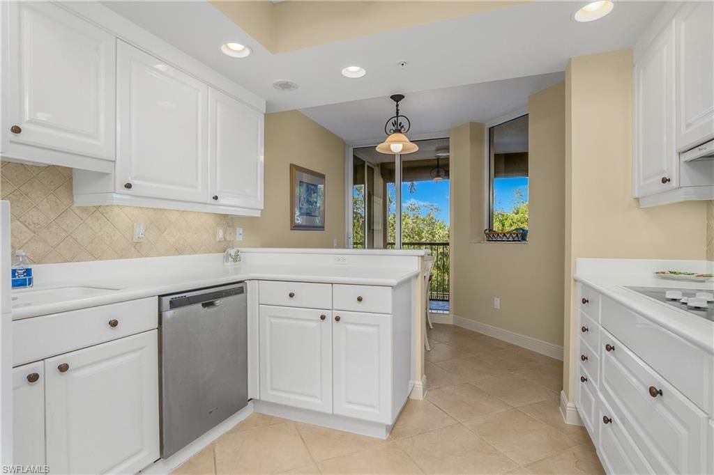7225 Pelican Bay Blvd, Unit 204, Naples, FL 34108 Photo