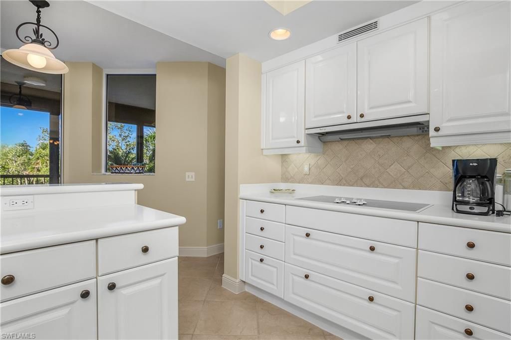 7225 Pelican Bay Blvd, Unit 204, Naples, FL 34108 Photo