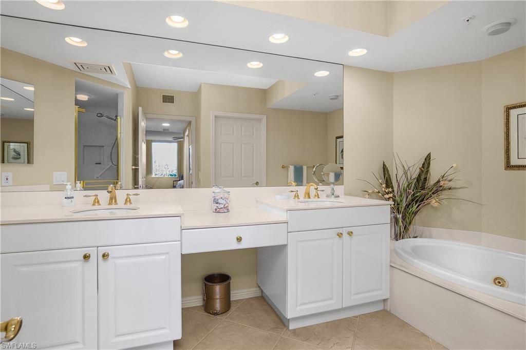 7225 Pelican Bay Blvd, Unit 204, Naples, FL 34108 Photo