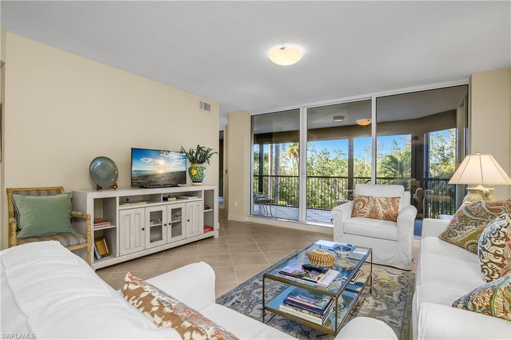 7225 Pelican Bay Blvd, Unit 204, Naples, FL 34108 Photo