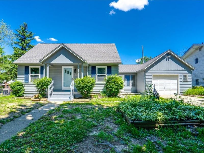 295 E Boxwood Avenue, Akron, OH 44301 Photo 1