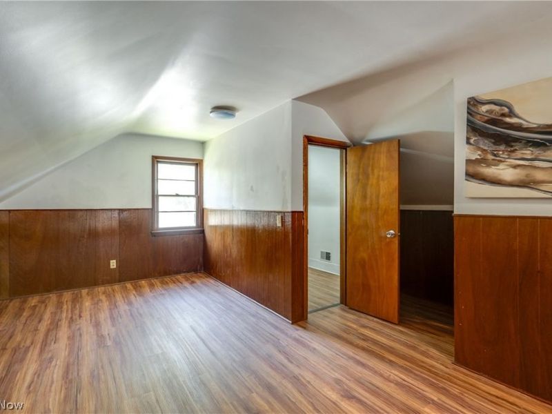 295 E Boxwood Avenue, Akron, OH 44301 Photo 18