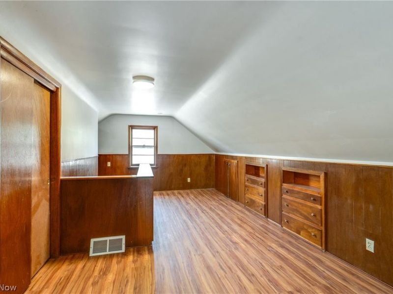 295 E Boxwood Avenue, Akron, OH 44301 Photo 19