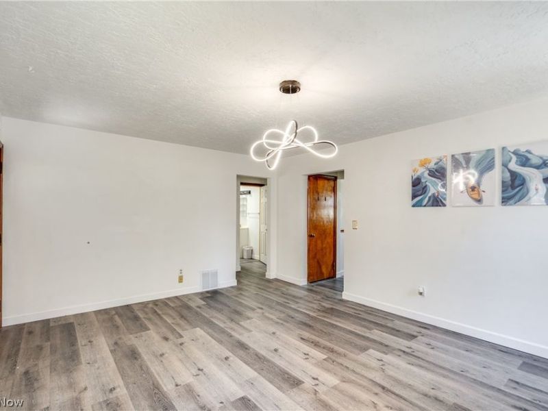 295 E Boxwood Avenue, Akron, OH 44301 Photo 5