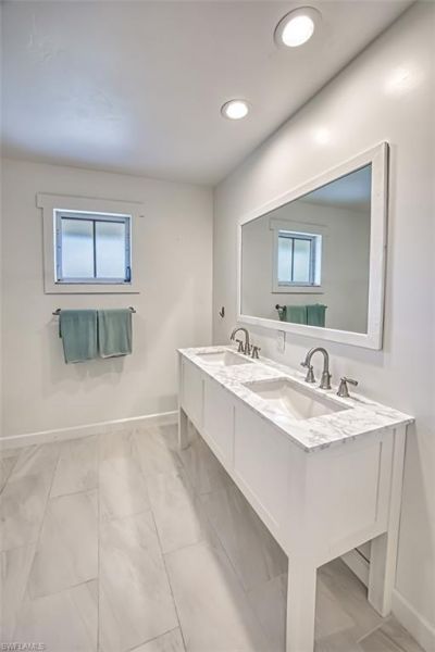 220 Palm Lake Dr , Sanibel, FL 33957 Photo