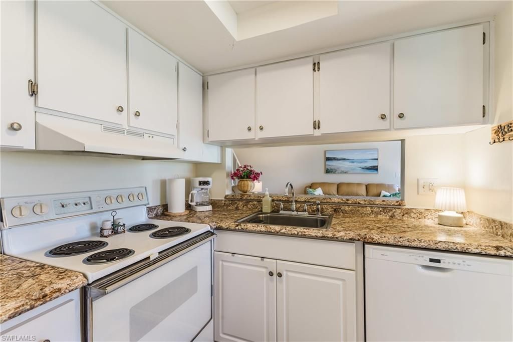 5840 Vancouver Cir, Unit 2, Fort Myers, FL 33907 Photo