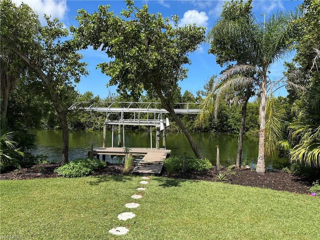 7150 Cobiac Dr, Saint James City, FL 33956 Photo