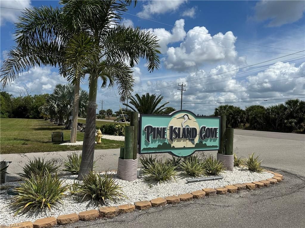 7150 Cobiac Dr, Saint James City, FL 33956 Photo