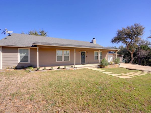 141 Arnold DR , Canyon Lake, TX 78133