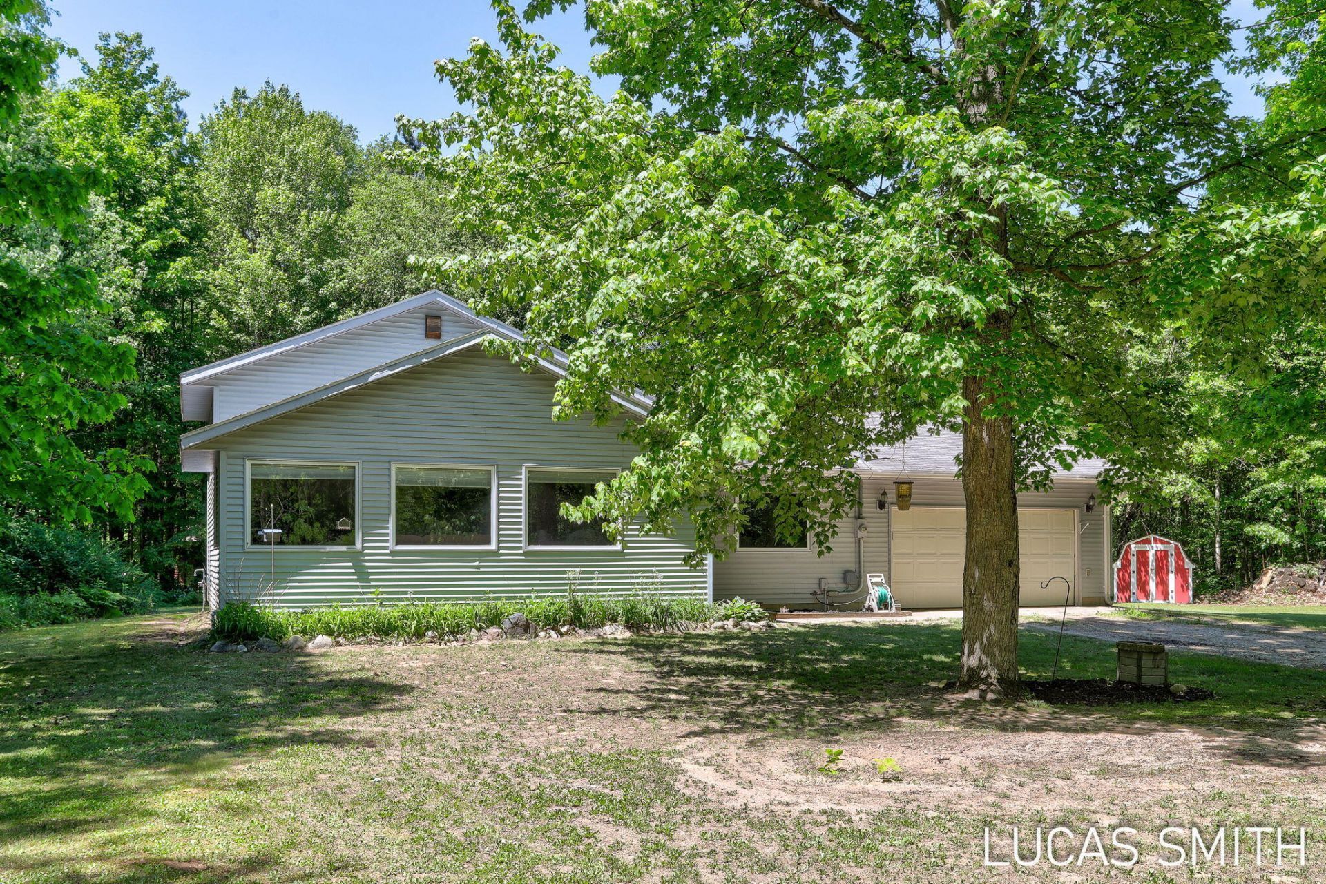 262 17 Mile Road Nw, Kent City, MI 49330 Main Photo