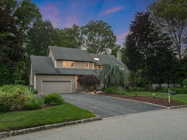 32 1St St, Florham Park, NJ 07932