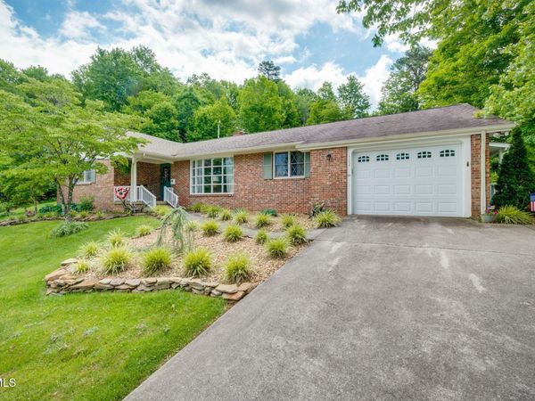 702 Outer Drive, Rogersville, TN 37857