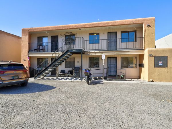 205 Alvarado Drive NE, Albuquerque, NM 87108
