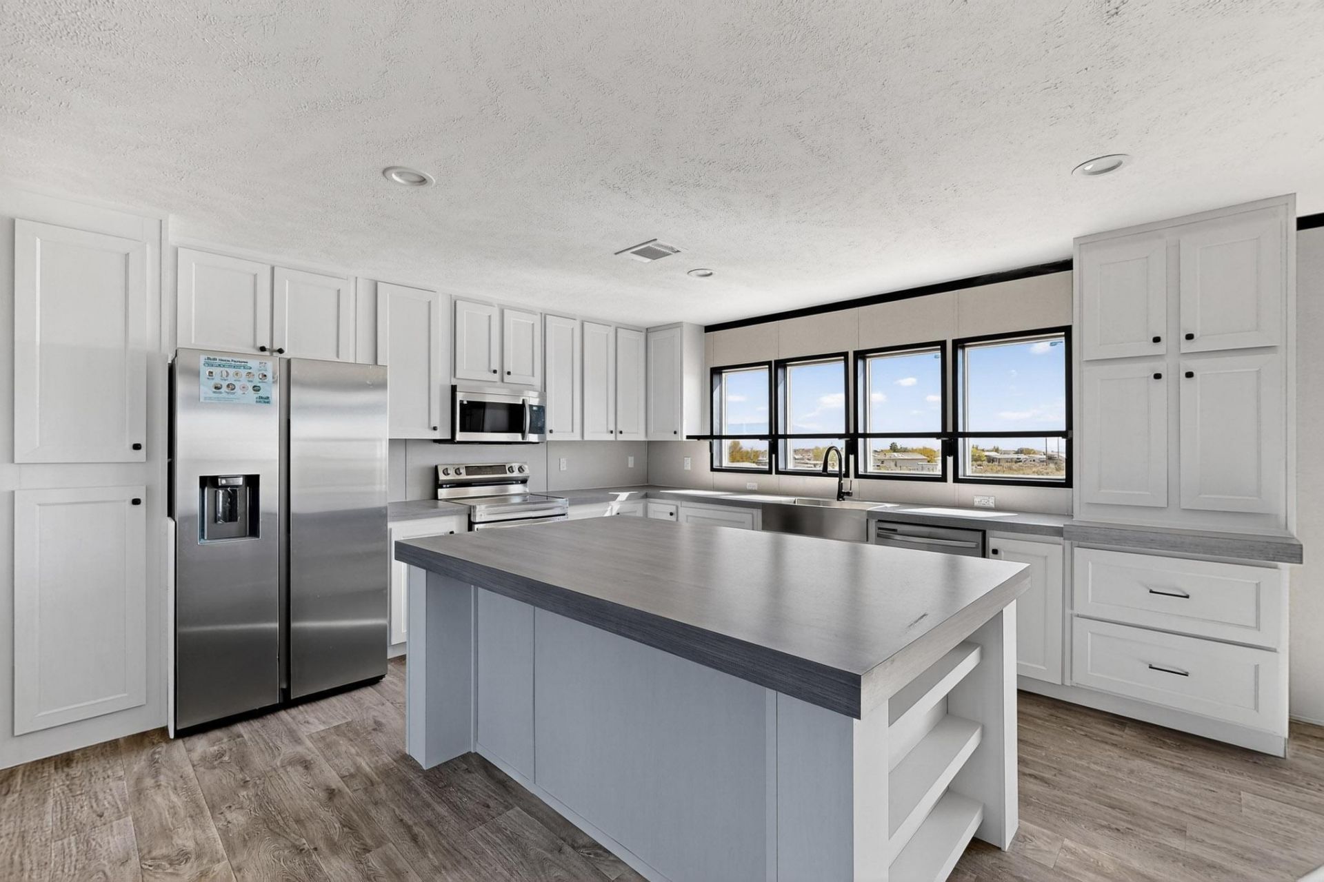 1104 14th Street Sw, Rio Rancho, NM 87124 Main Photo