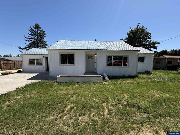 840 SW Cherry St, Willamina, OR 97396