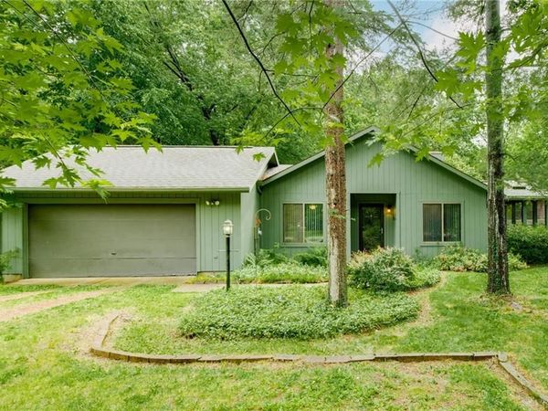 955 S High Street, Yellow Springs Vlg, OH 45387