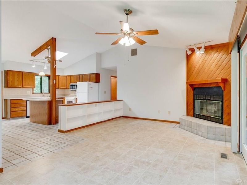 955 S High Street, Yellow Springs, OH 45387 Photo 4