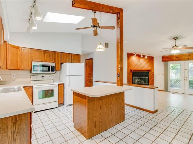 955 S High Street, Yellow Springs, OH 45387 Photo 5