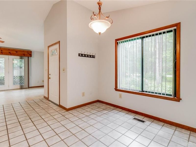 955 S High Street, Yellow Springs, OH 45387 Photo 8