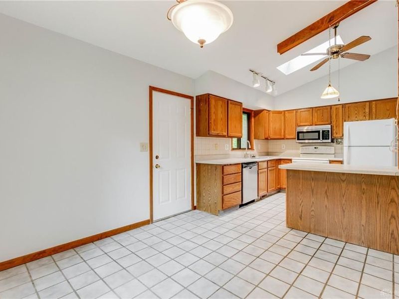 955 S High Street, Yellow Springs, OH 45387 Photo 9