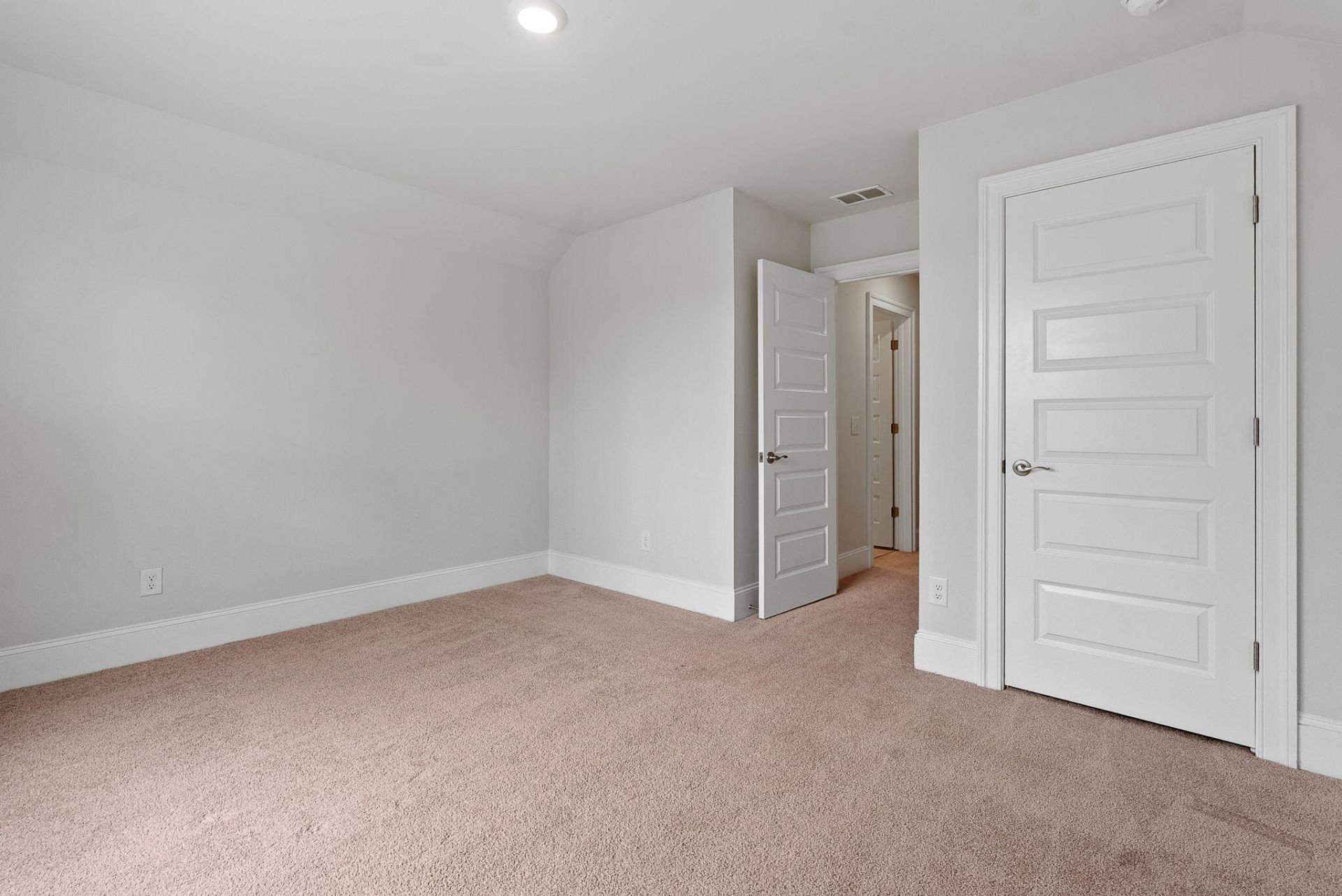 602 Chigwell Springs Lane Photo 32