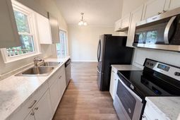 1820 Chantilly Drive photo 4
