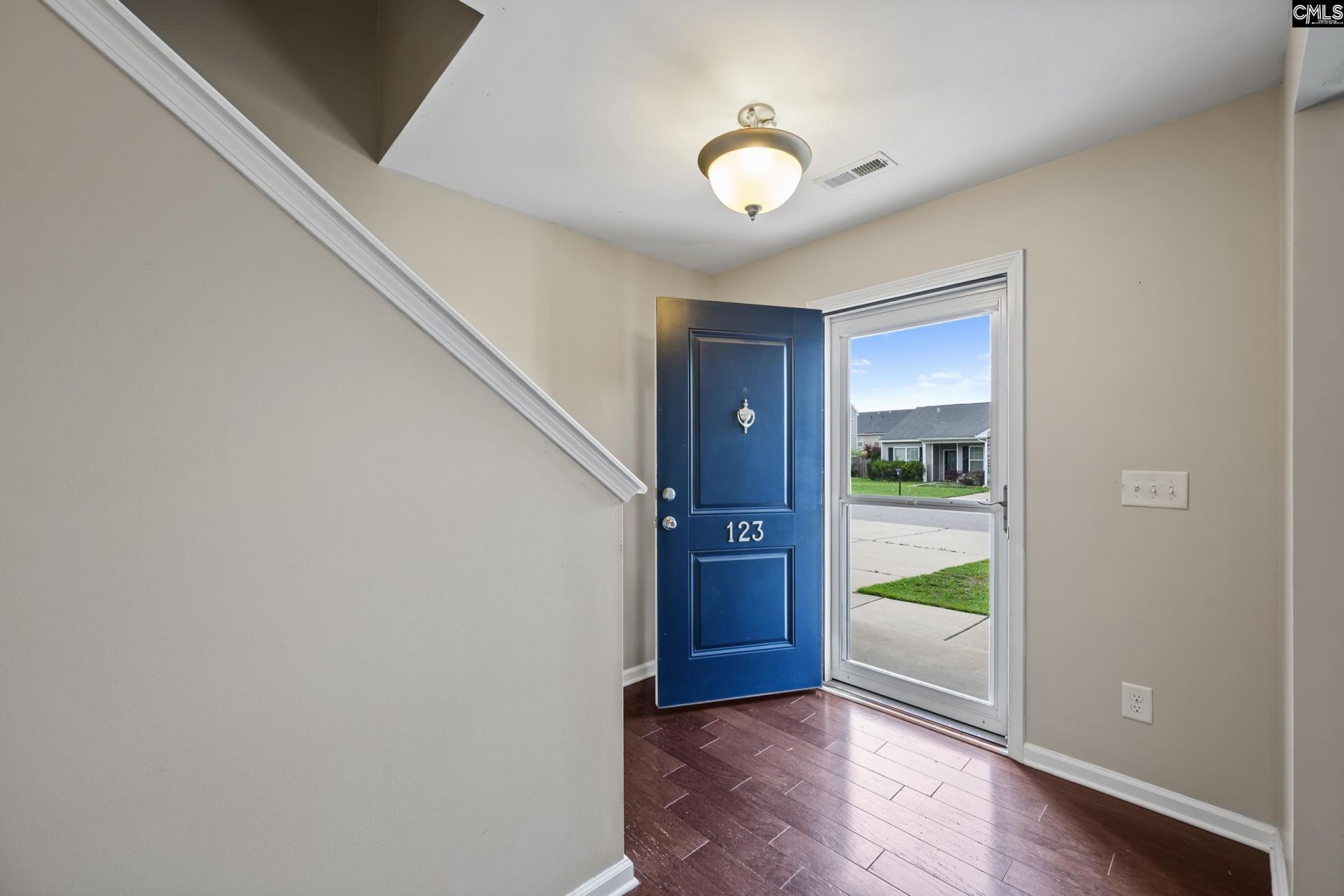 123 Castlefield Drive  Photo 5