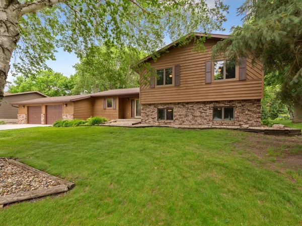 1139 10th Street N, Saint James, MN 56081