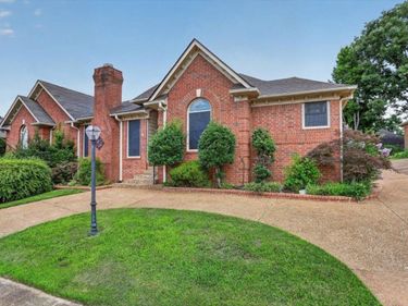 1846 E PHEASANT ACRES LN, Memphis, TN 38016