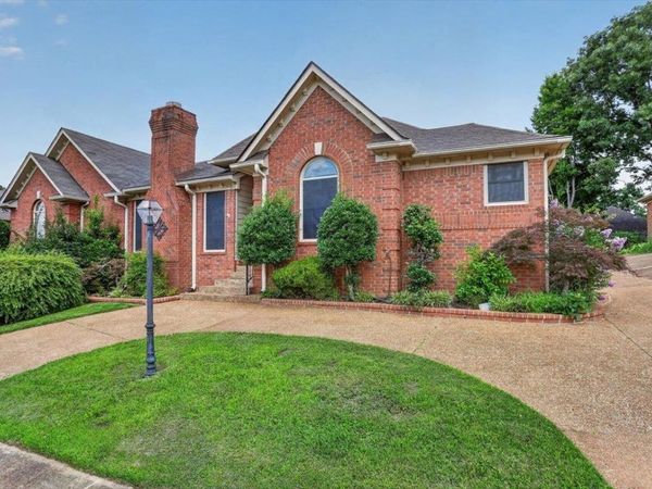 1846 E PHEASANT ACRES LN, Memphis, TN 38016