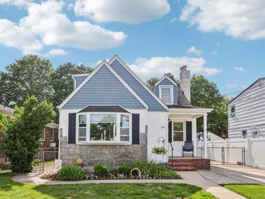63 Kilburn Road S, West Hempstead, NY 11552