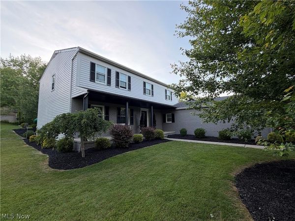 8120 Daventree Drive , Brecksville, OH 44141